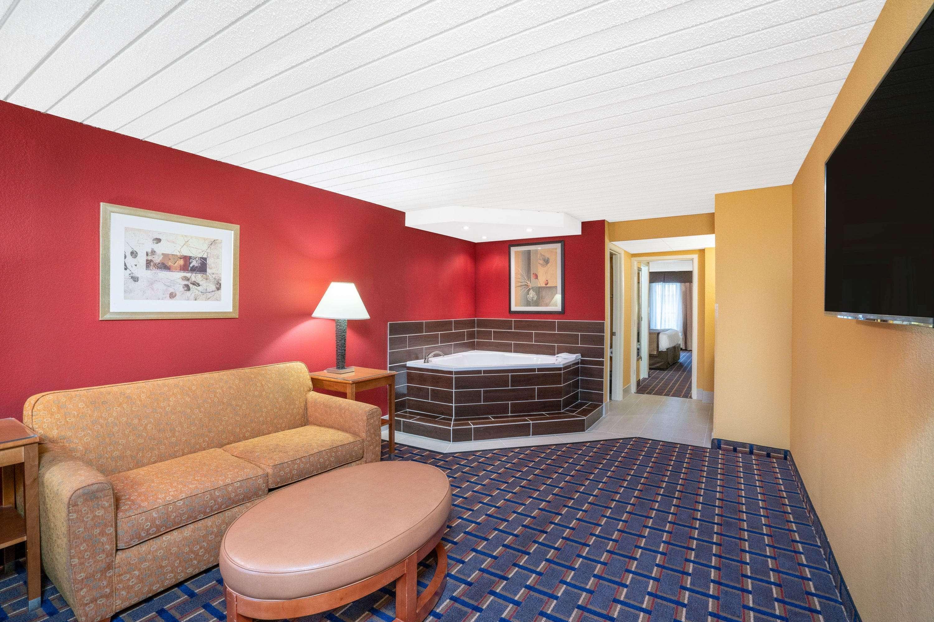 Baymont By Wyndham I-75 Hotel 2*