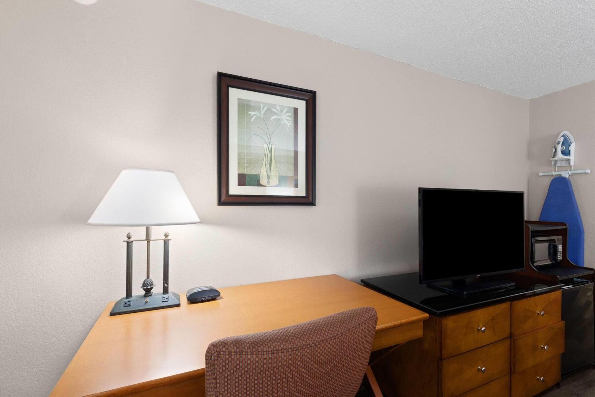 Baymont By Wyndham I-75 Knoxville